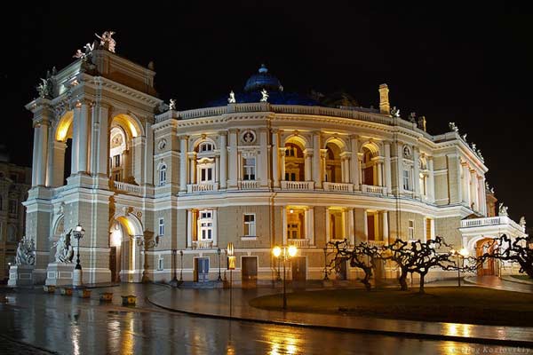 Оперний театр у Львові