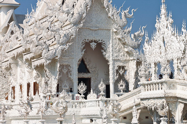 Храм Ват Ронг Кхун 