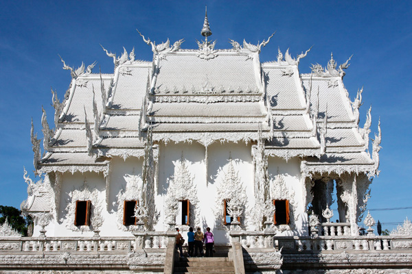Храм Ват Ронг Кхун 